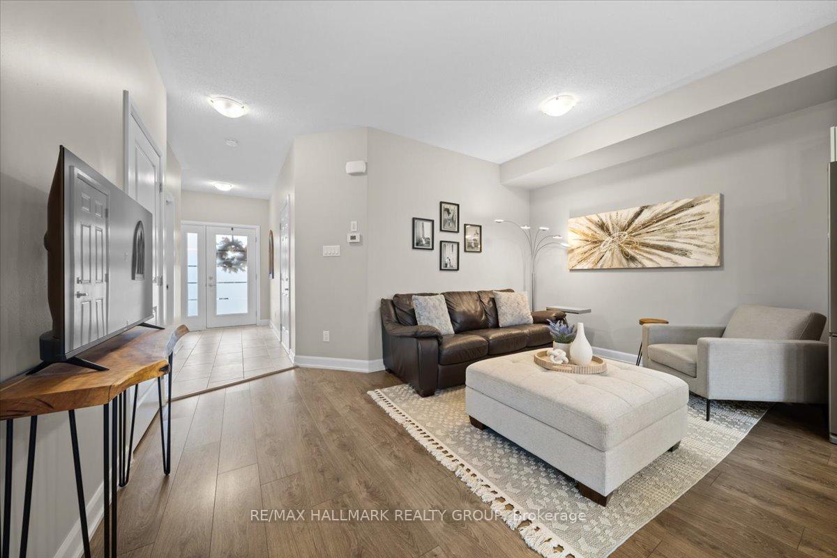 Photo 10 of 54 Vimy Ridge Crescent N, Arnprior — HOMEH