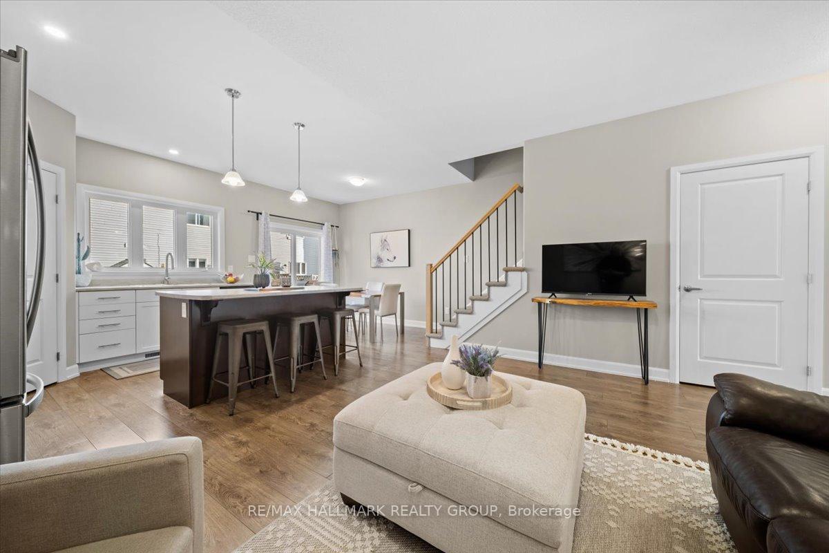 Photo 9 of 54 Vimy Ridge Crescent N, Arnprior — HOMEH
