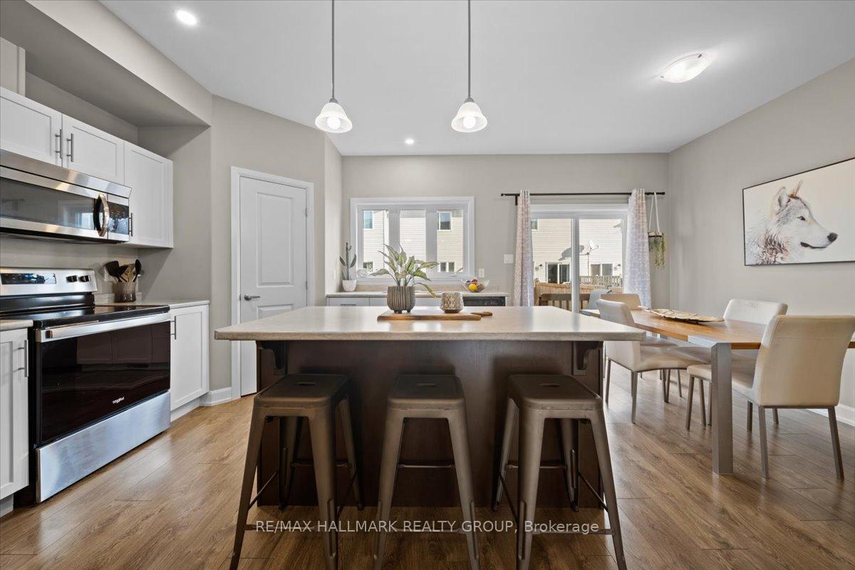 Photo 12 of 54 Vimy Ridge Crescent N, Arnprior — HOMEH