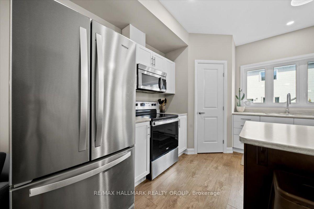 Photo 14 of 54 Vimy Ridge Crescent N, Arnprior — HOMEH