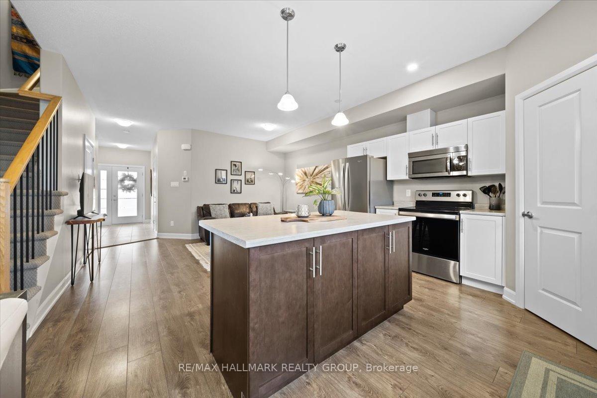 Photo 16 of 54 Vimy Ridge Crescent N, Arnprior — HOMEH