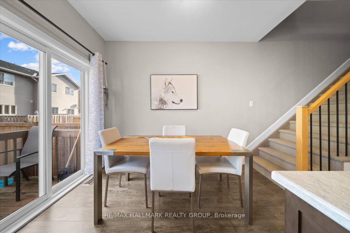 Photo 17 of 54 Vimy Ridge Crescent N, Arnprior — HOMEH