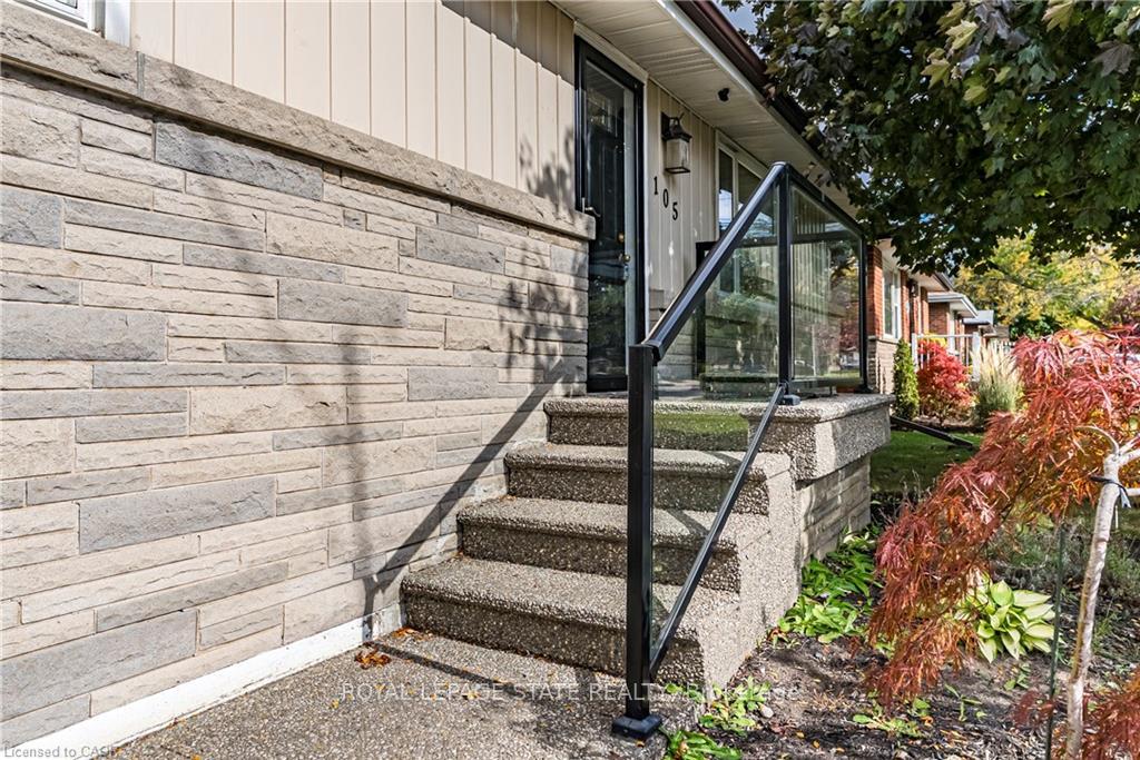 Photo 2 of 105 Mcelroy Road E, Hamilton, Balfour — HOMEH