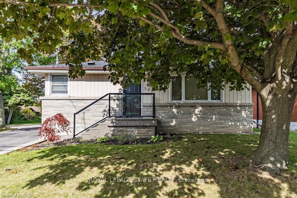 Photo 3 of 105 Mcelroy Road E, Hamilton, Balfour — HOMEH