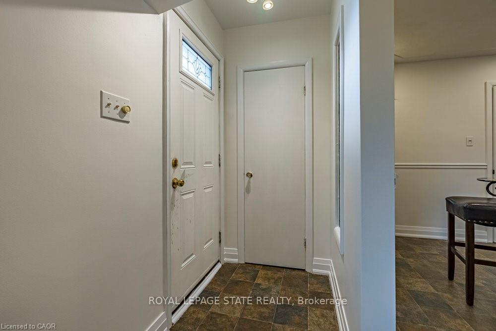 Photo 4 of 105 Mcelroy Road E, Hamilton, Balfour — HOMEH