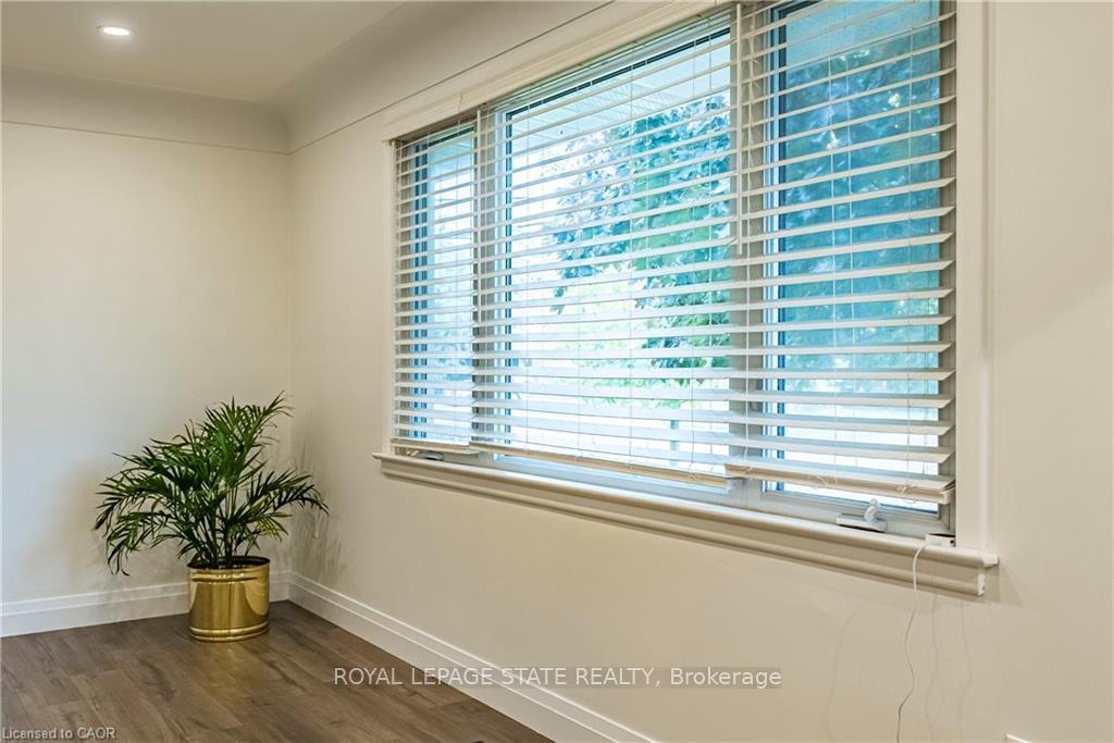 Photo 5 of 105 Mcelroy Road E, Hamilton, Balfour — HOMEH