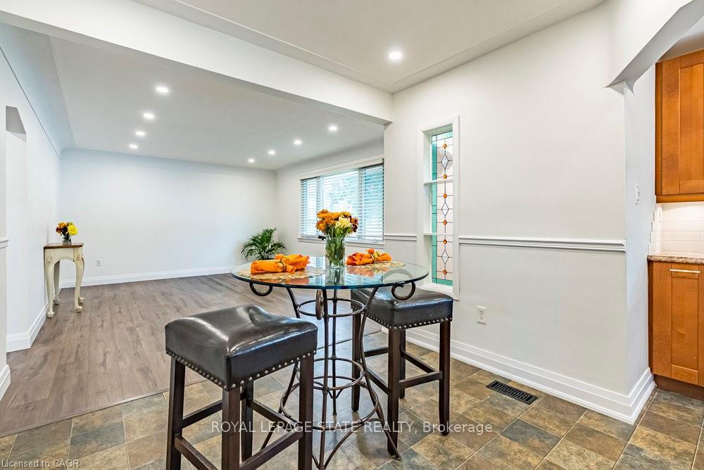Photo 7 of 105 Mcelroy Road E, Hamilton, Balfour — HOMEH
