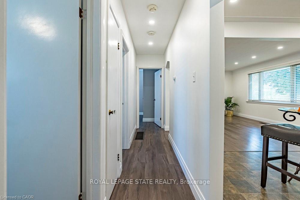 Photo 15 of 105 Mcelroy Road E, Hamilton, Balfour — HOMEH