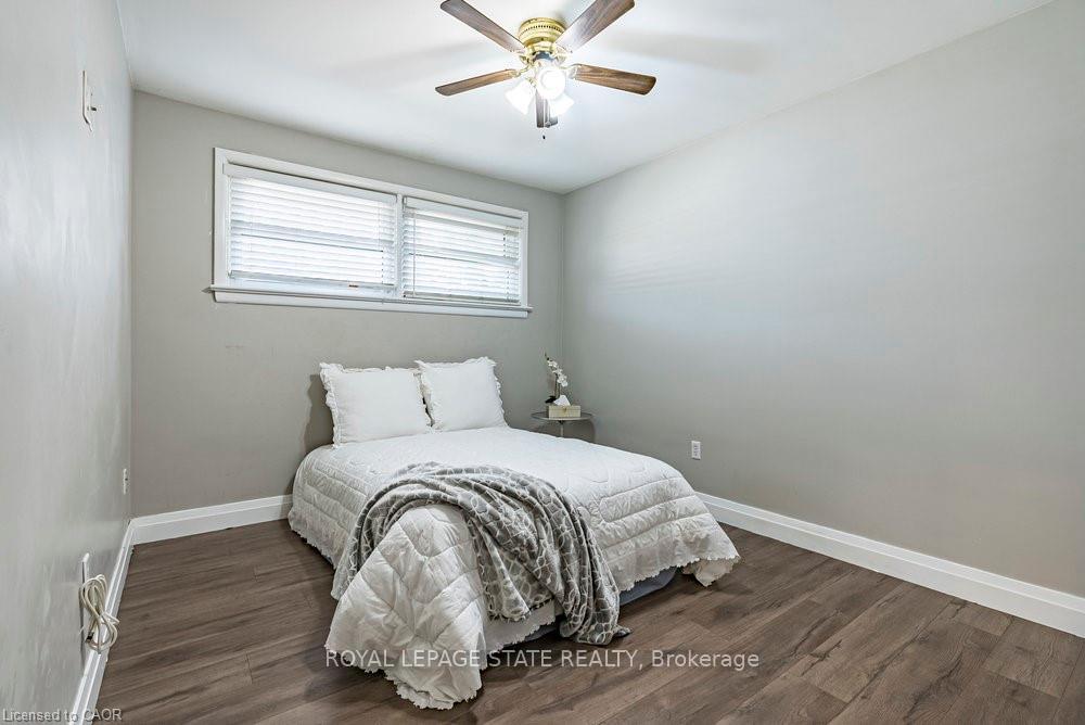 Photo 18 of 105 Mcelroy Road E, Hamilton, Balfour — HOMEH
