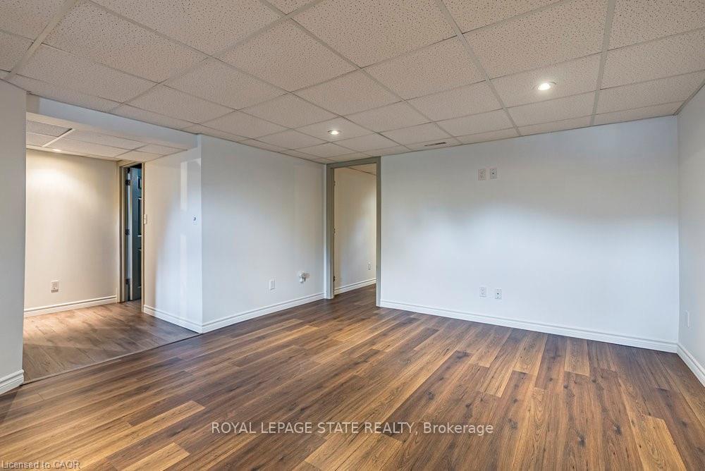 Photo 34 of 105 Mcelroy Road E, Hamilton, Balfour — HOMEH