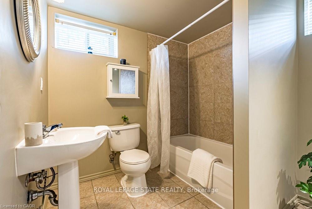 Photo 36 of 105 Mcelroy Road E, Hamilton, Balfour — HOMEH