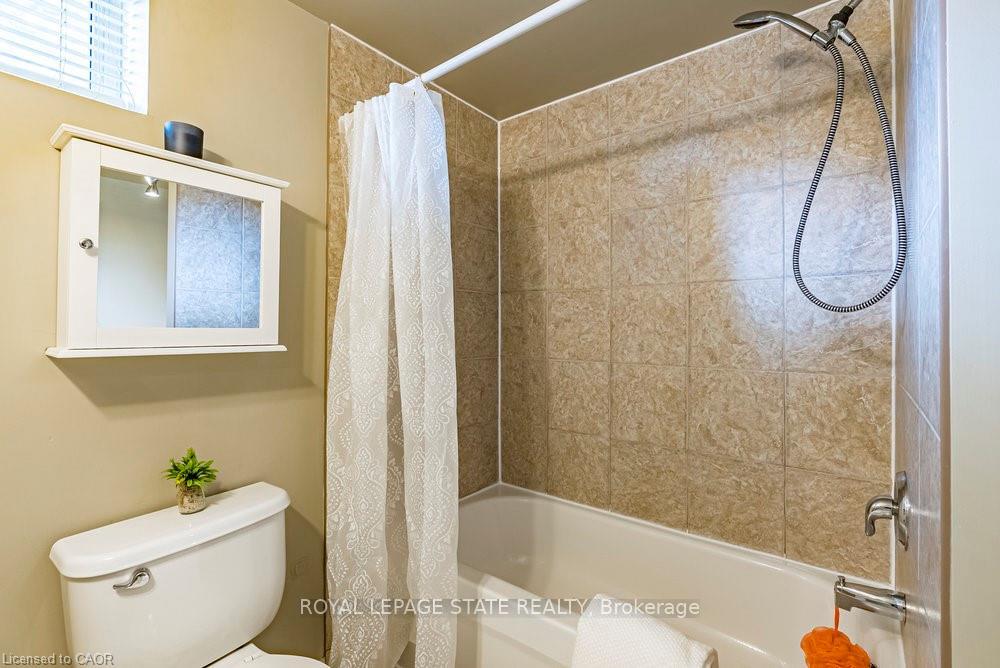 Photo 37 of 105 Mcelroy Road E, Hamilton, Balfour — HOMEH