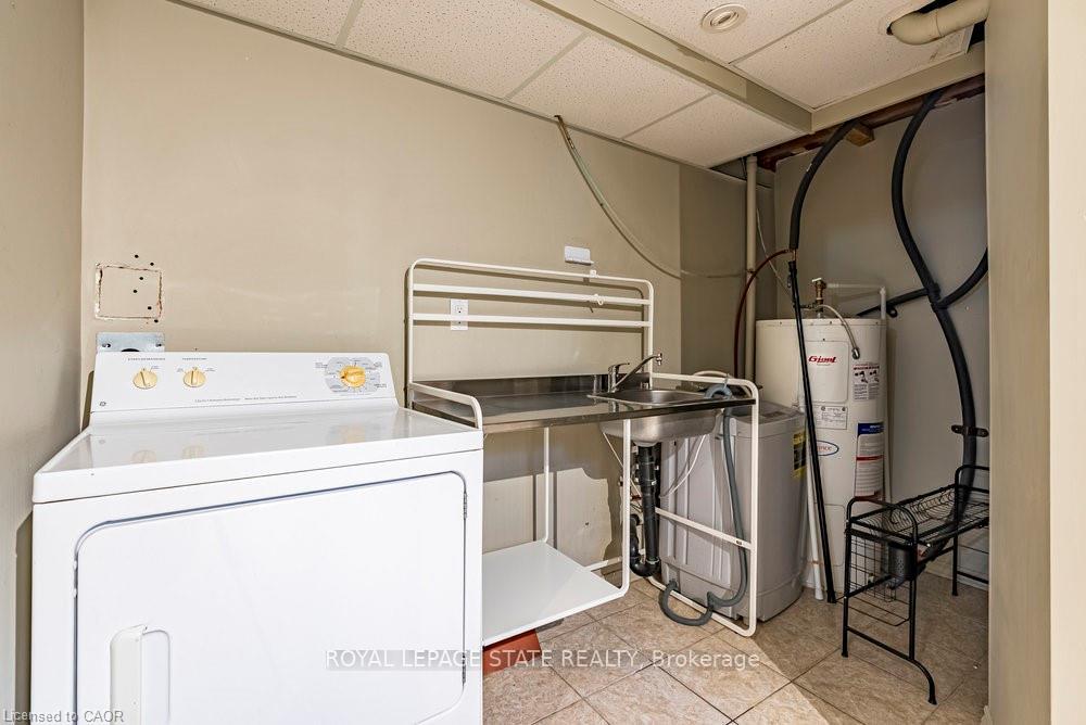 Photo 40 of 105 Mcelroy Road E, Hamilton, Balfour — HOMEH