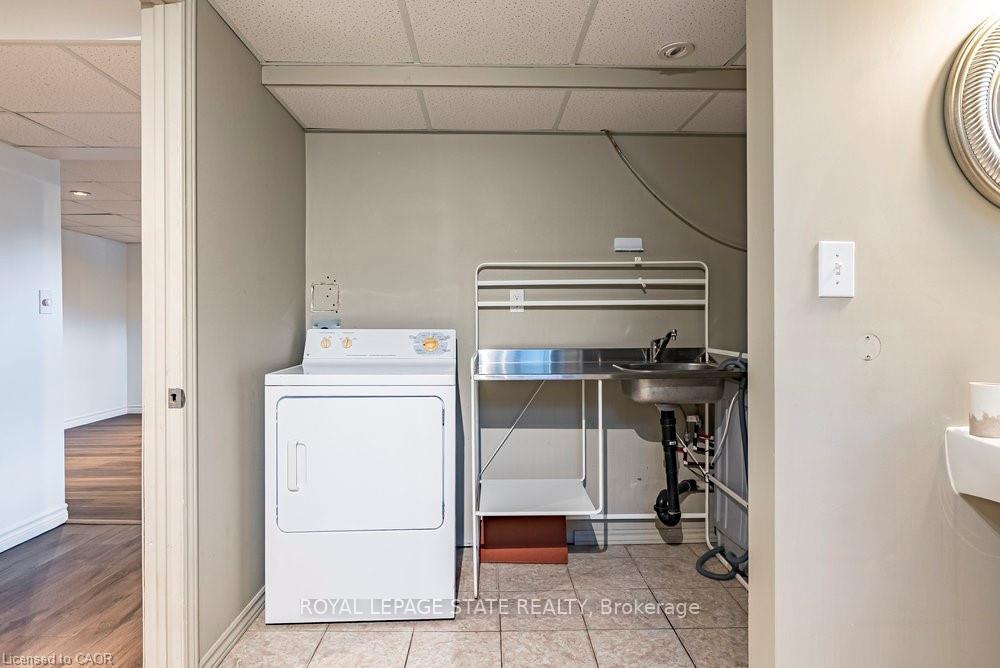 Photo 41 of 105 Mcelroy Road E, Hamilton, Balfour — HOMEH