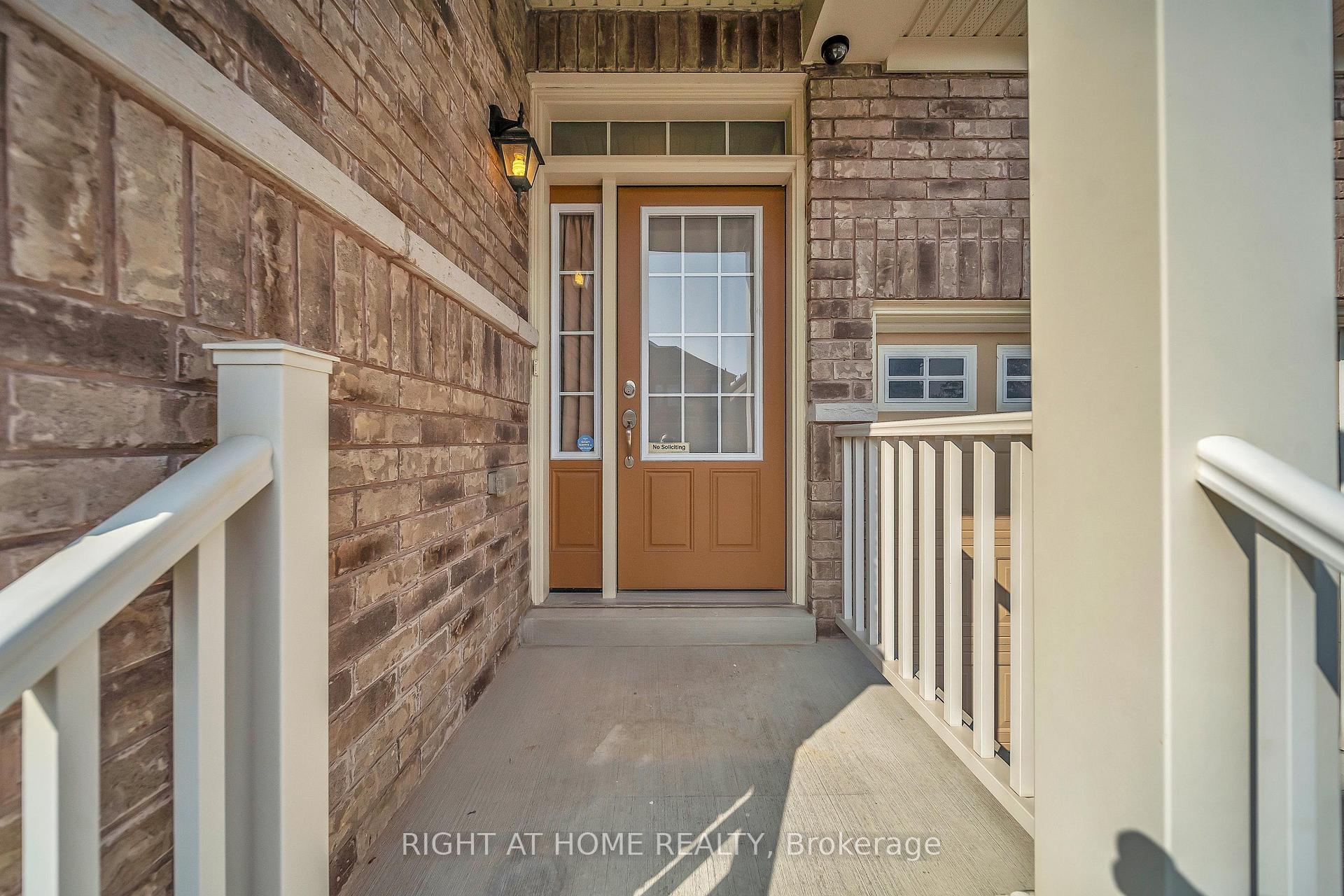 Photo 4 of 16 Sewell Crescent, Ajax, Northeast Ajax — HOMEH
