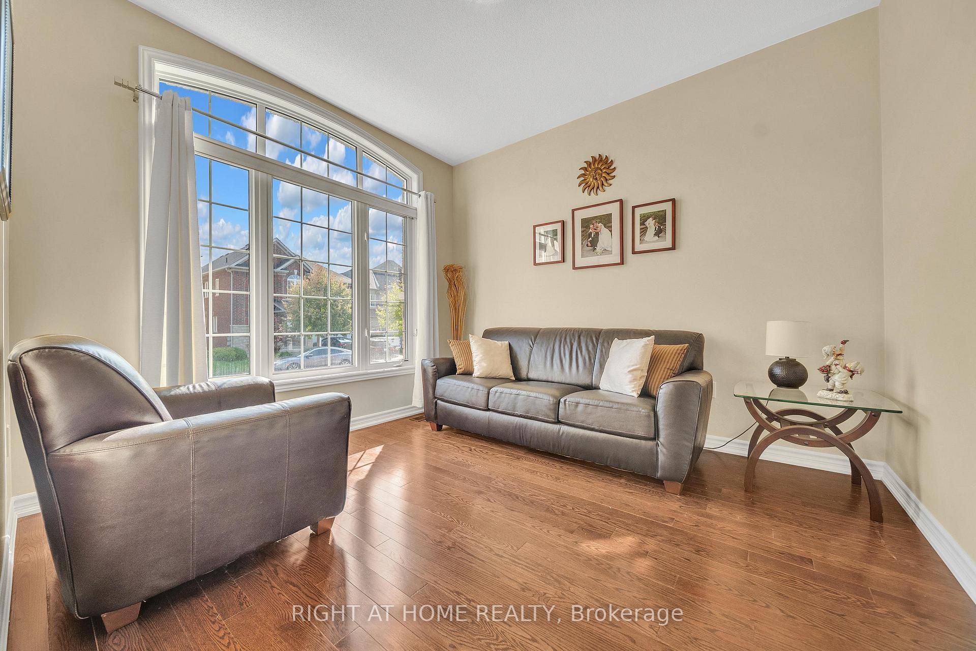 Photo 2 of 16 Sewell Crescent, Ajax, Northeast Ajax — HOMEH