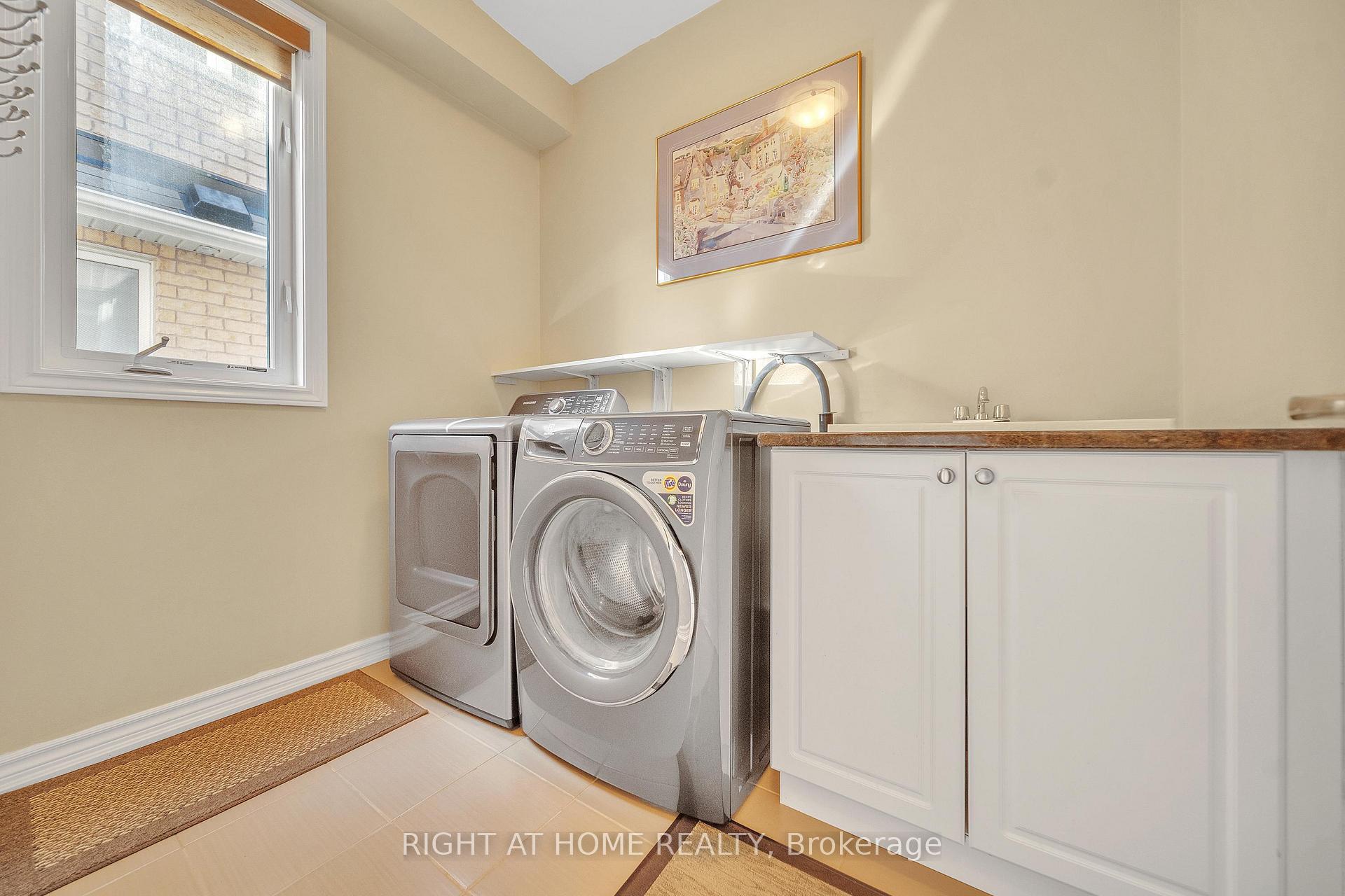 Photo 7 of 16 Sewell Crescent, Ajax, Northeast Ajax — HOMEH