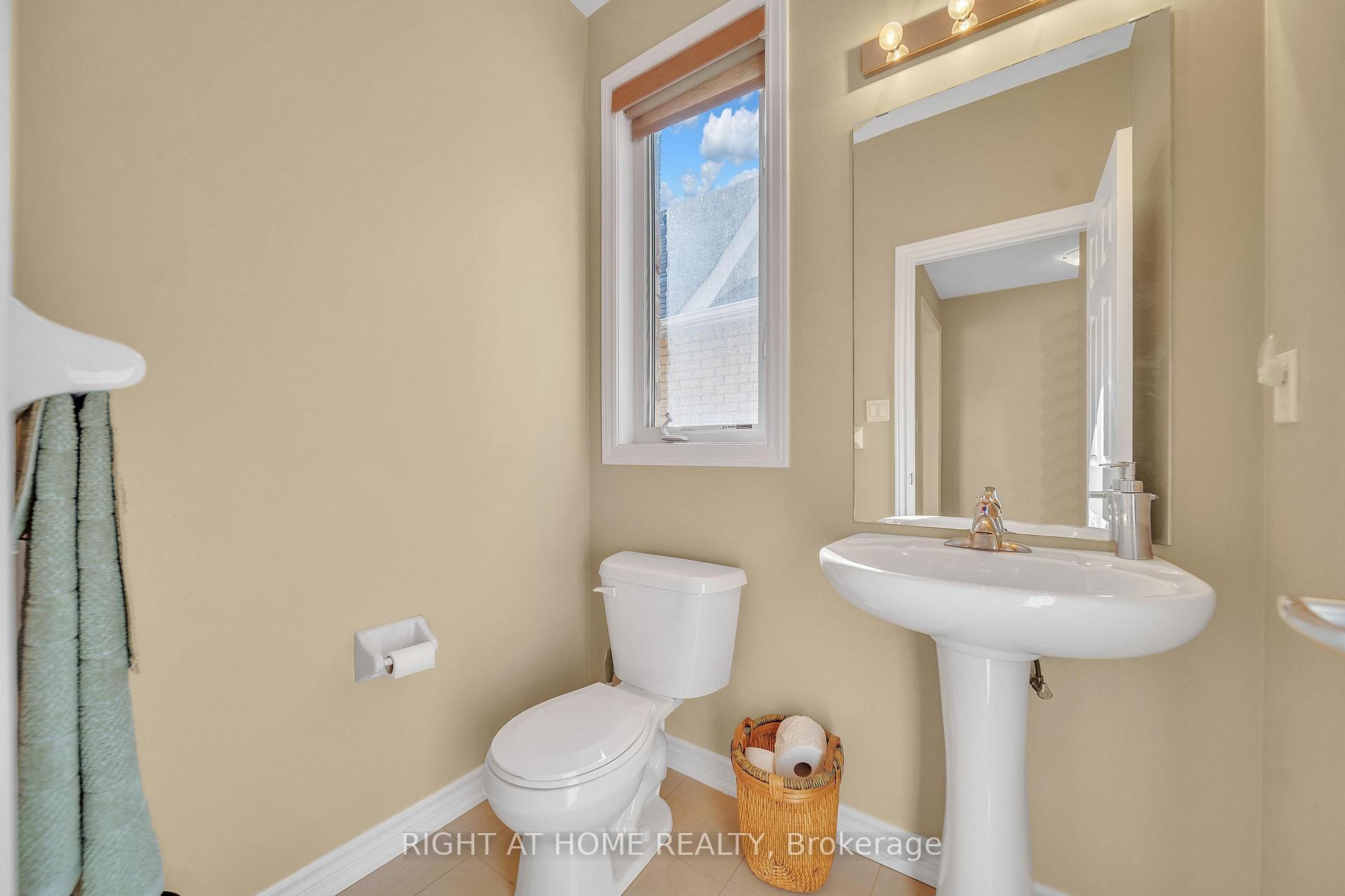 Photo 3 of 16 Sewell Crescent, Ajax, Northeast Ajax — HOMEH