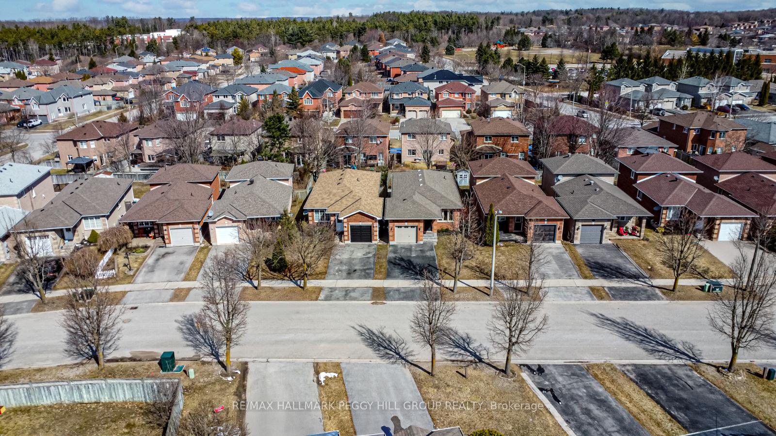 Photo 2 of 28 Lucas Avenue, Barrie, Holly — HOMEH
