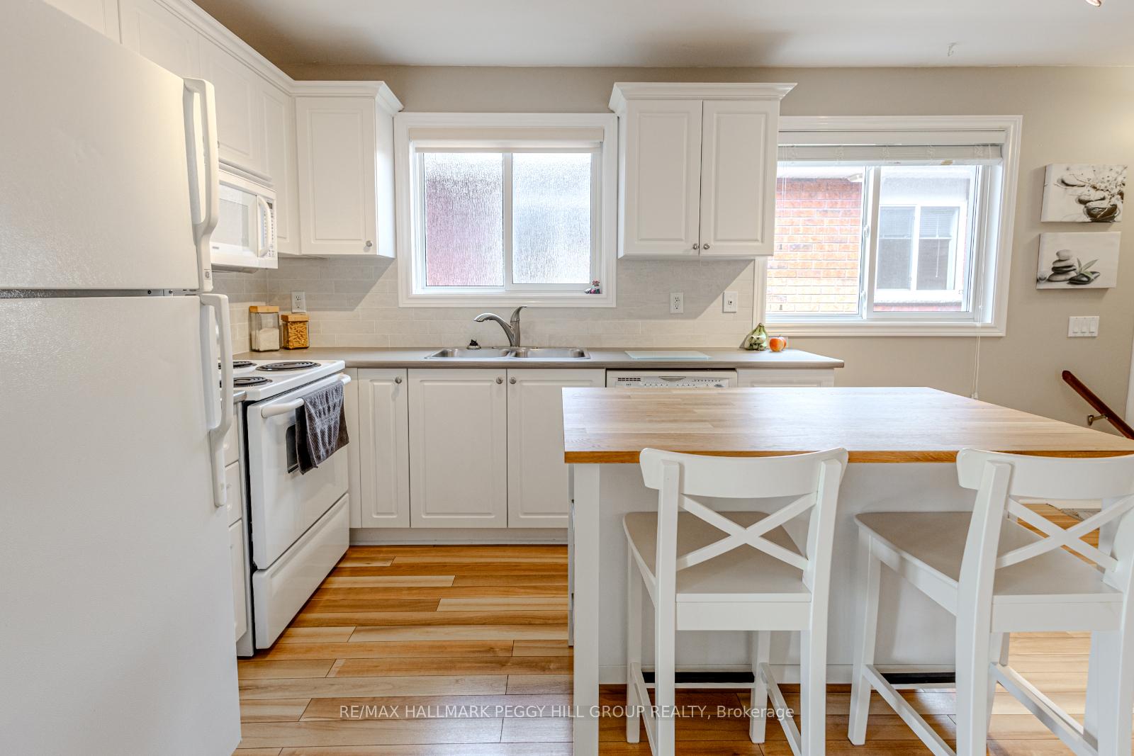 Photo 5 of 28 Lucas Avenue, Barrie, Holly — HOMEH