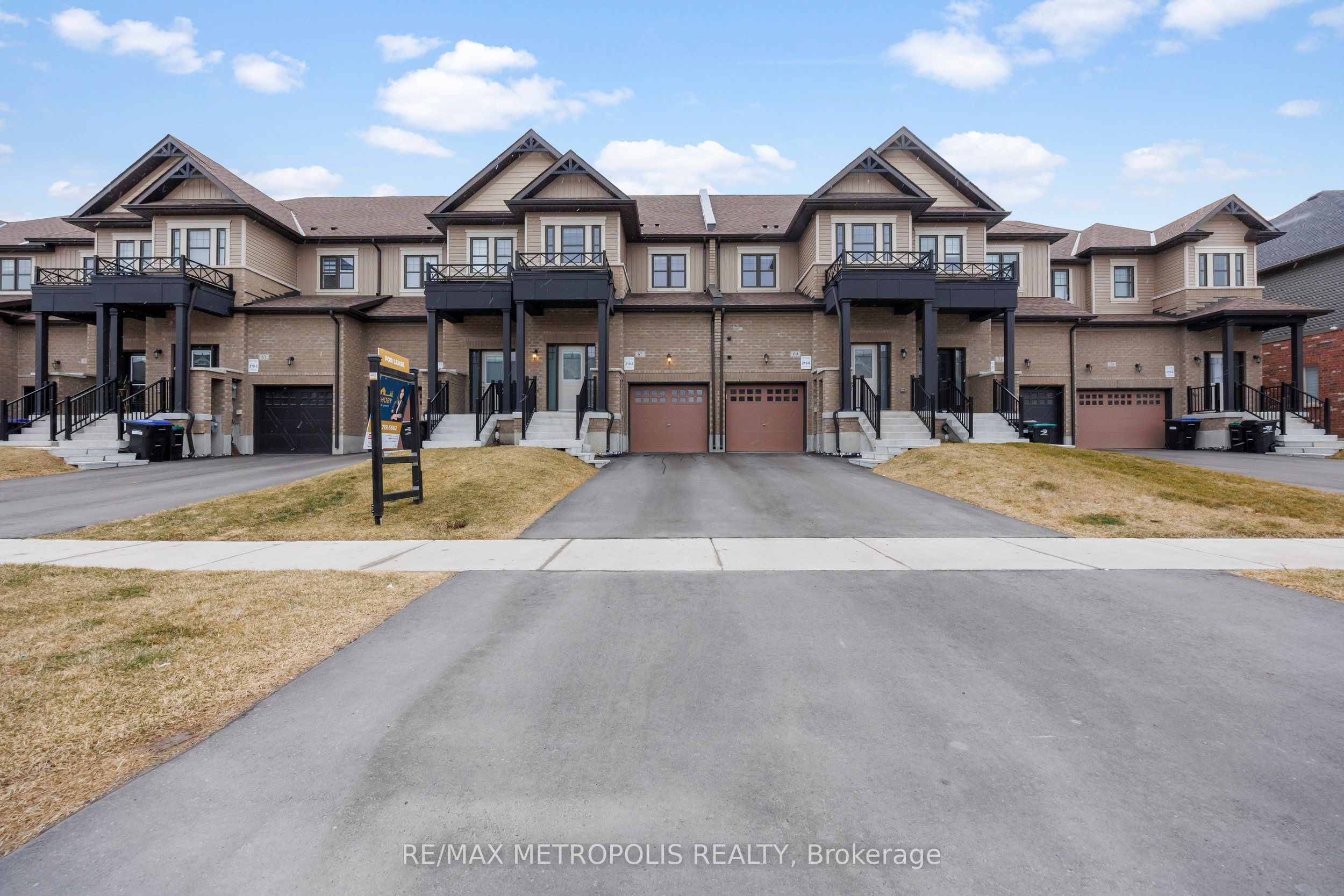 Photo 2 of 67 Lorne Thomas Place N, New Tecumseth, Rural New Tecumseth — HOMEH