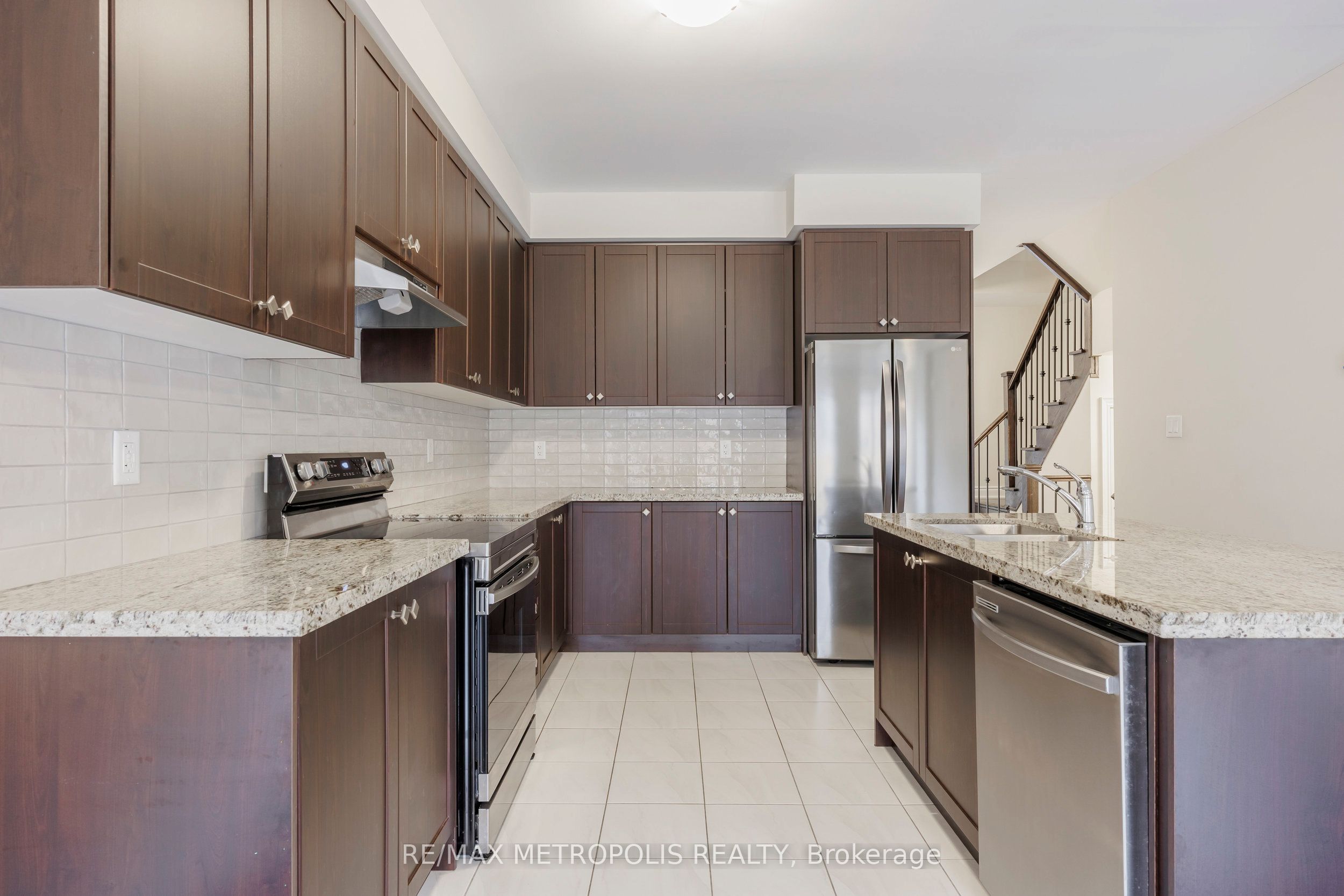 Photo 42 of 67 Lorne Thomas Place N, New Tecumseth, Rural New Tecumseth — HOMEH