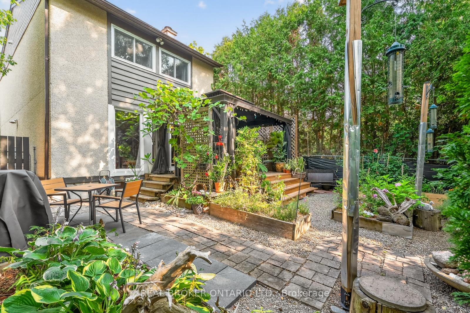 Photo 5 of 148 Burnett's Grove Circle, Ottawa, Barrhaven - Pheasant Run — HOMEH