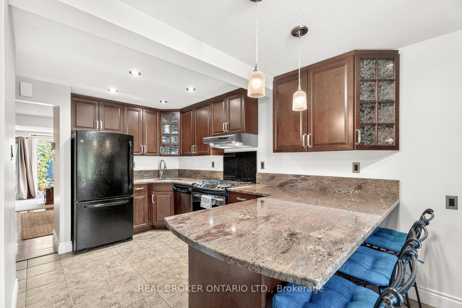 Photo 12 of 148 Burnett's Grove Circle, Ottawa, Barrhaven - Pheasant Run — HOMEH