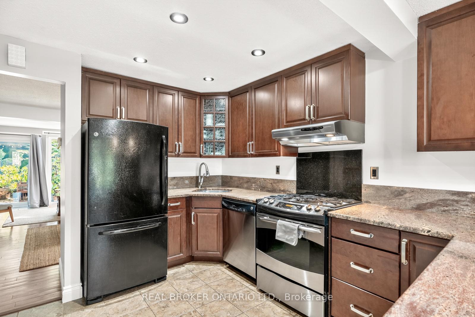 Photo 11 of 148 Burnett's Grove Circle, Ottawa, Barrhaven - Pheasant Run — HOMEH