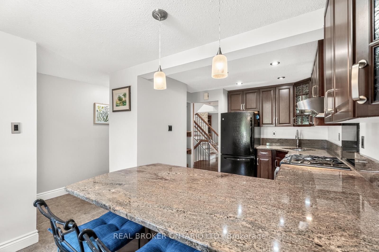 Photo 14 of 148 Burnett's Grove Circle, Ottawa, Barrhaven - Pheasant Run — HOMEH