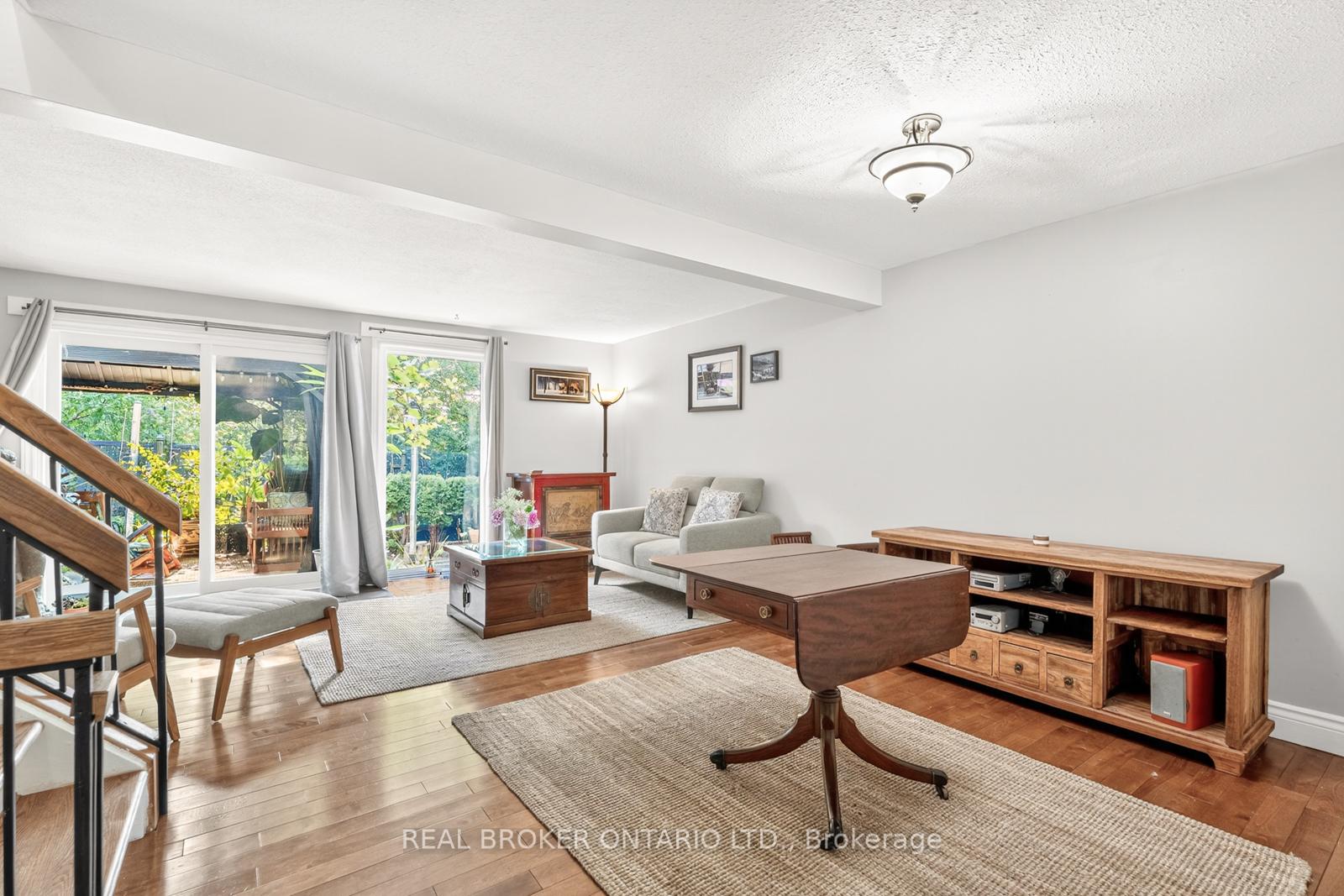 Photo 15 of 148 Burnett's Grove Circle, Ottawa, Barrhaven - Pheasant Run — HOMEH
