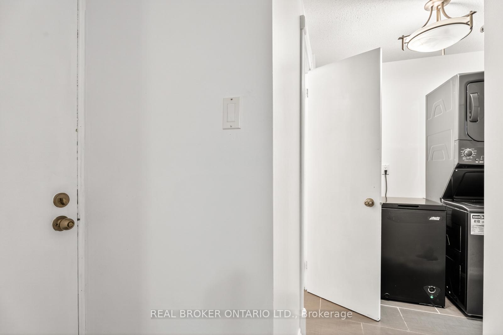 Photo 23 of 148 Burnett's Grove Circle, Ottawa, Barrhaven - Pheasant Run — HOMEH