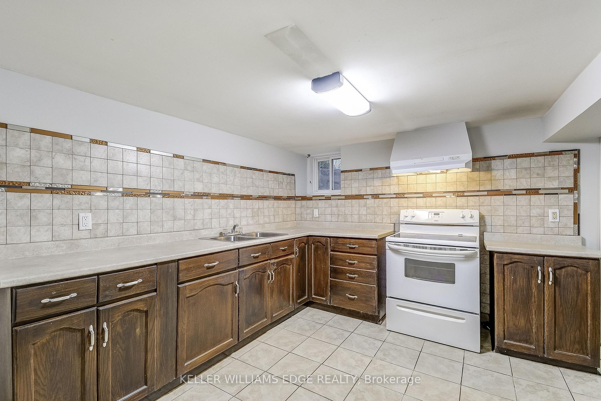 Photo 22 of 235 Emerald Street N, Hamilton, Landsdale — HOMEH