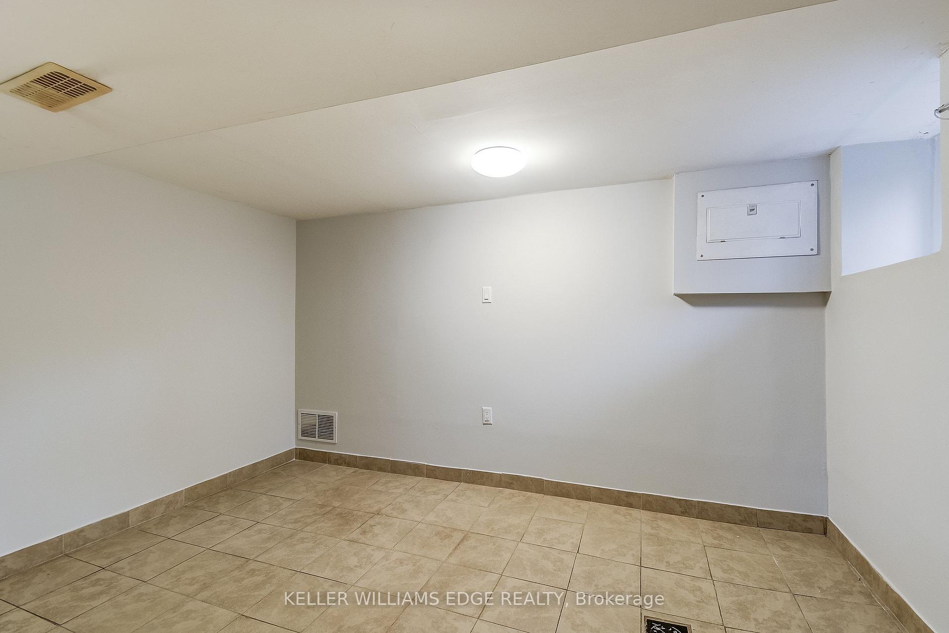 Photo 25 of 235 Emerald Street N, Hamilton, Landsdale — HOMEH