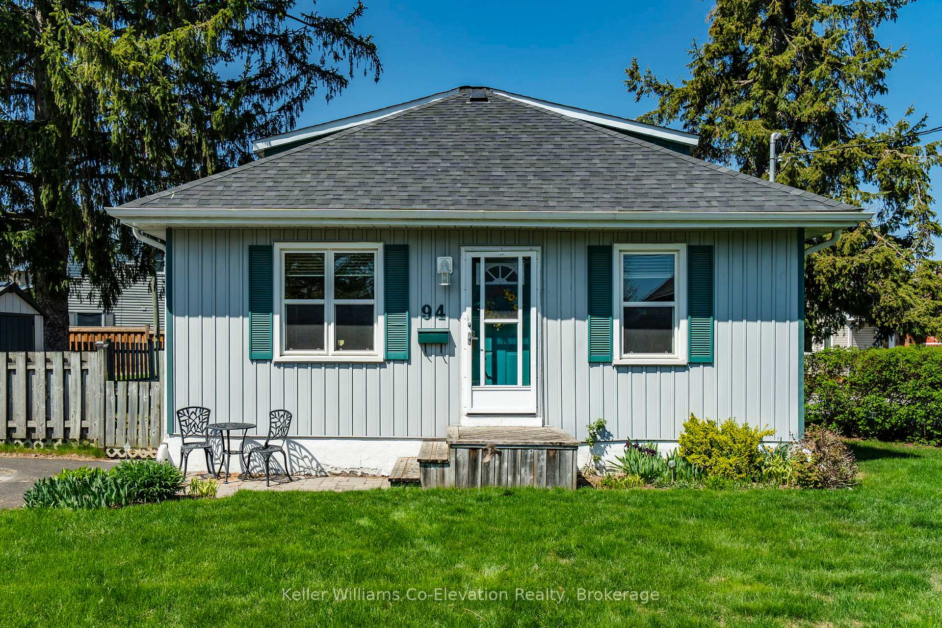 Front of 94 Innisfil Street