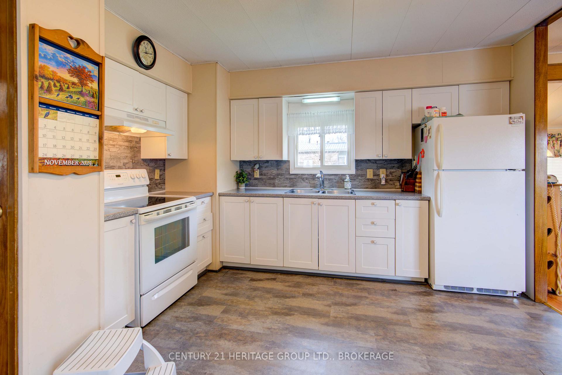 Photo 4 of 4421 Front Street, Frontenac, Frontenac South — HOMEH