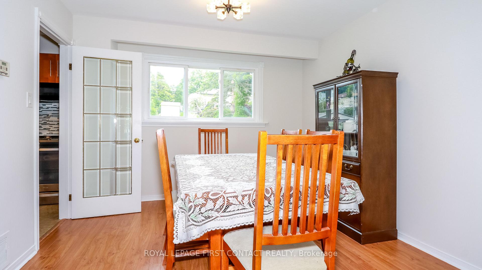 Photo 13 of 228 Browning Trail, Barrie, Letitia Heights — HOMEH