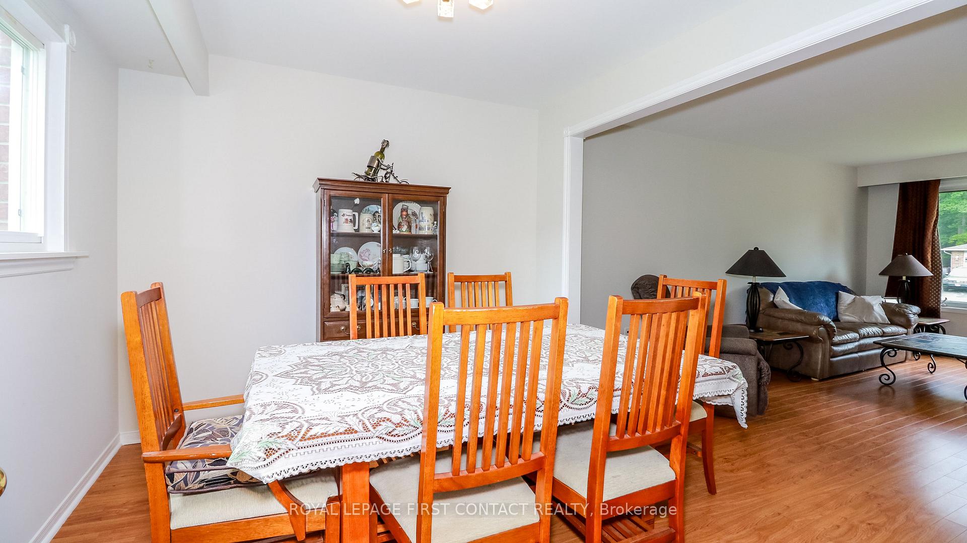 Photo 14 of 228 Browning Trail, Barrie, Letitia Heights — HOMEH