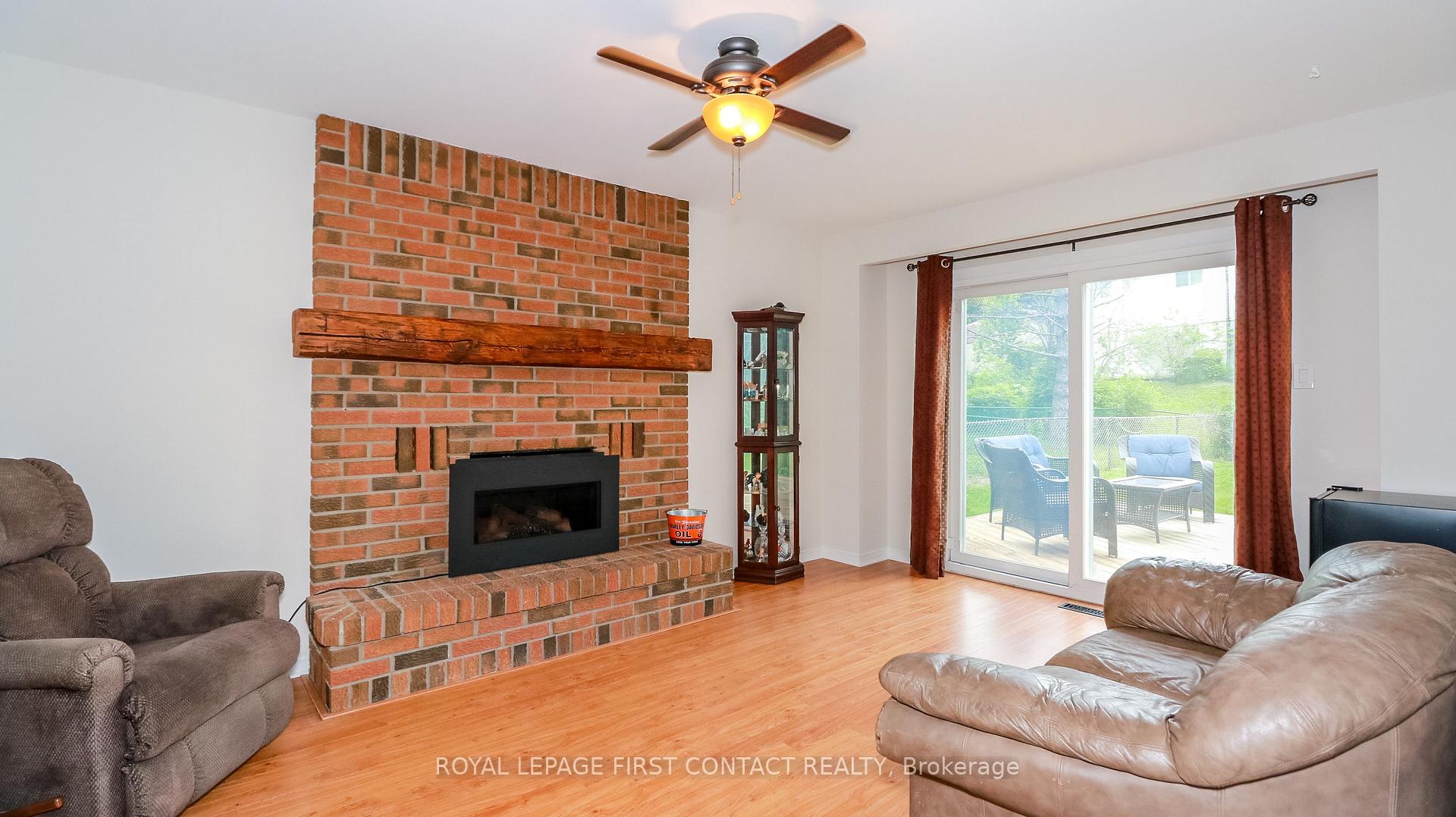 Photo 19 of 228 Browning Trail, Barrie, Letitia Heights — HOMEH
