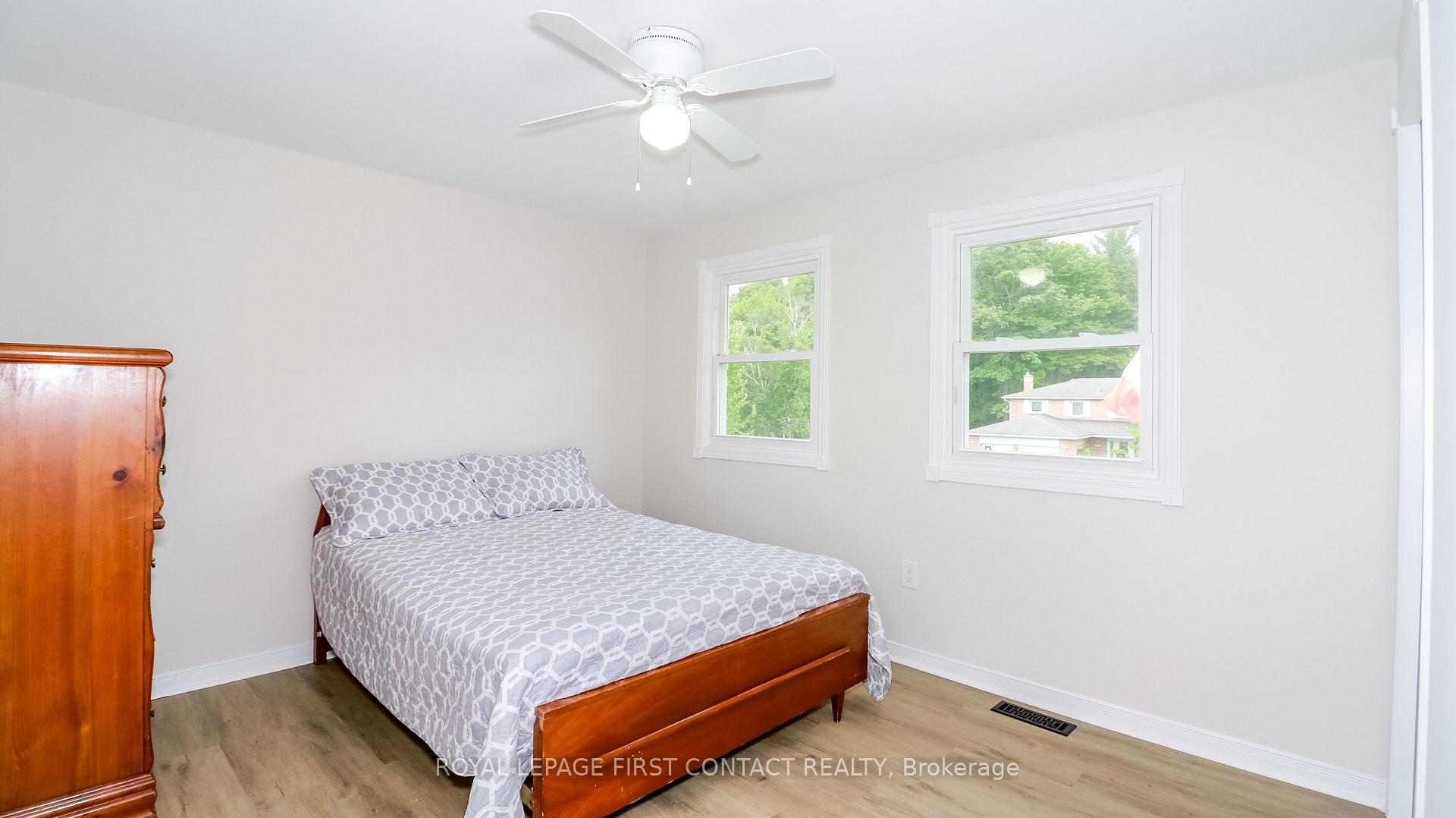 Photo 21 of 228 Browning Trail, Barrie, Letitia Heights — HOMEH