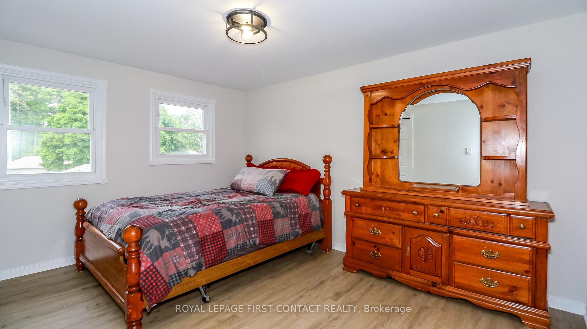 Photo 22 of 228 Browning Trail, Barrie, Letitia Heights — HOMEH