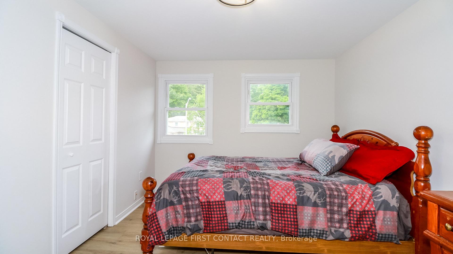 Photo 23 of 228 Browning Trail, Barrie, Letitia Heights — HOMEH