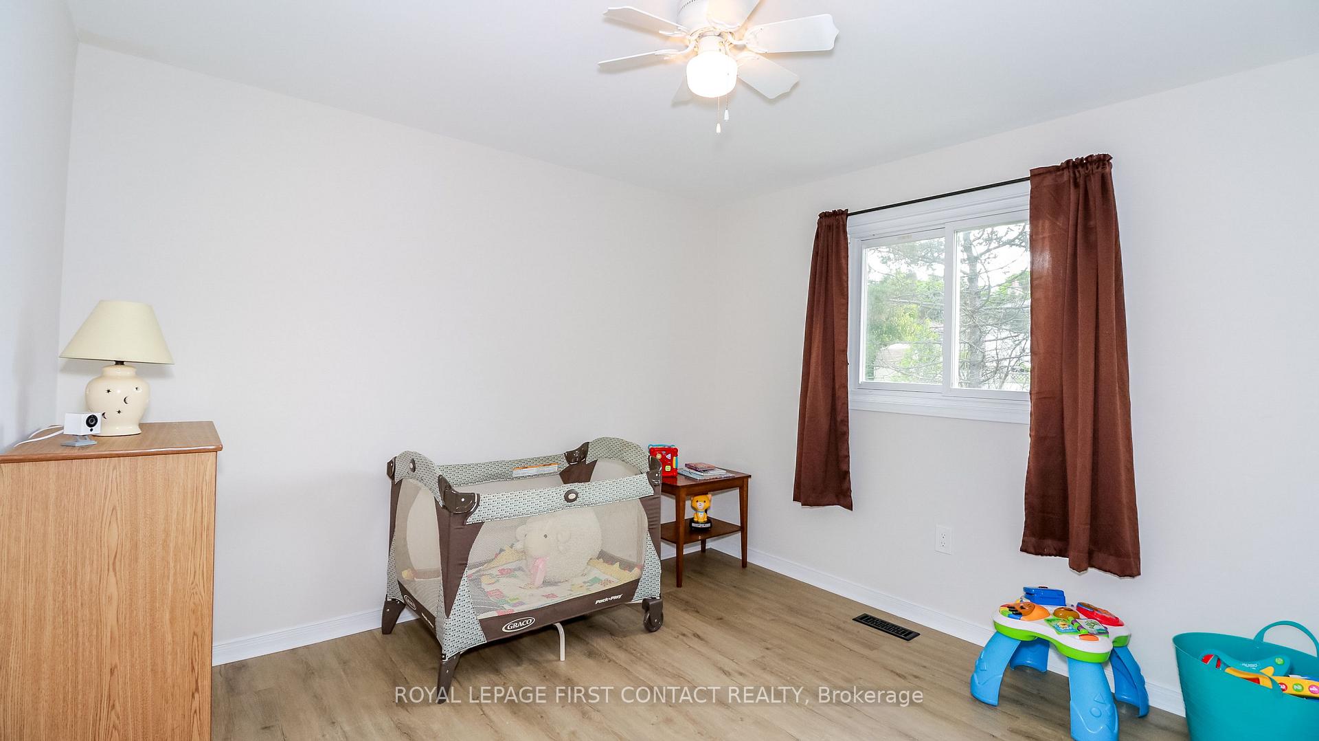 Photo 24 of 228 Browning Trail, Barrie, Letitia Heights — HOMEH