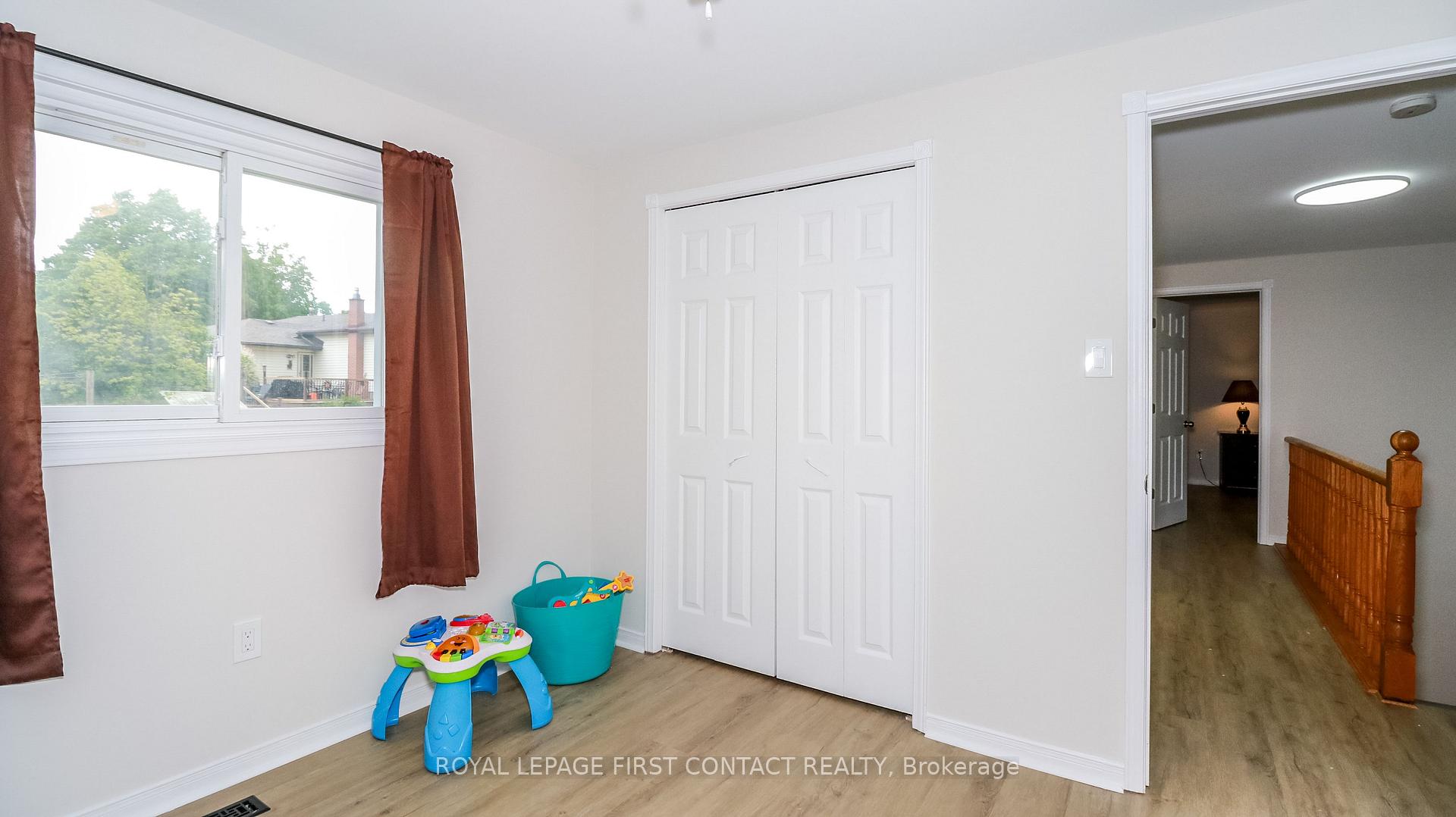 Photo 25 of 228 Browning Trail, Barrie, Letitia Heights — HOMEH