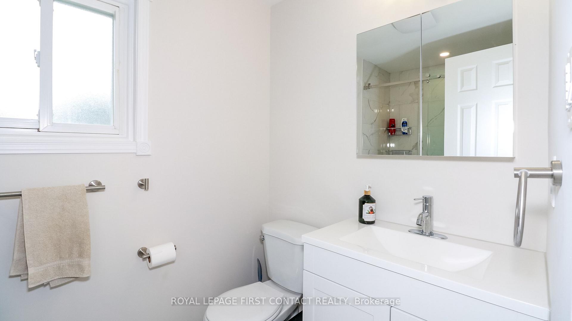 Photo 30 of 228 Browning Trail, Barrie, Letitia Heights — HOMEH