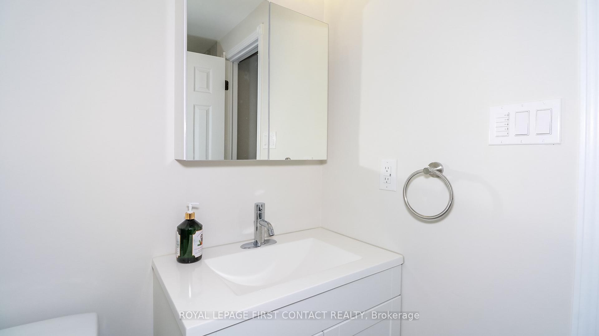 Photo 31 of 228 Browning Trail, Barrie, Letitia Heights — HOMEH
