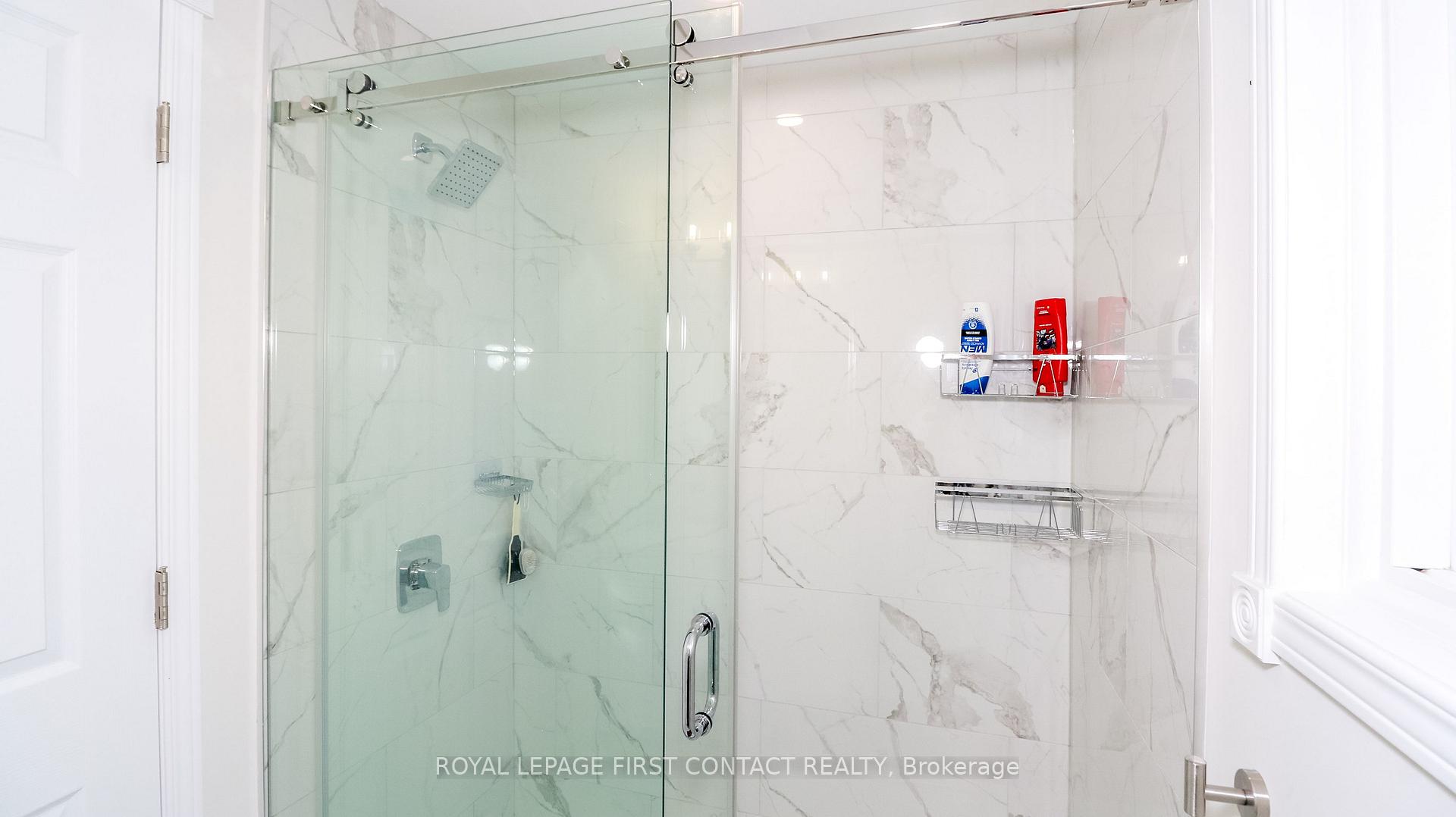 Photo 32 of 228 Browning Trail, Barrie, Letitia Heights — HOMEH