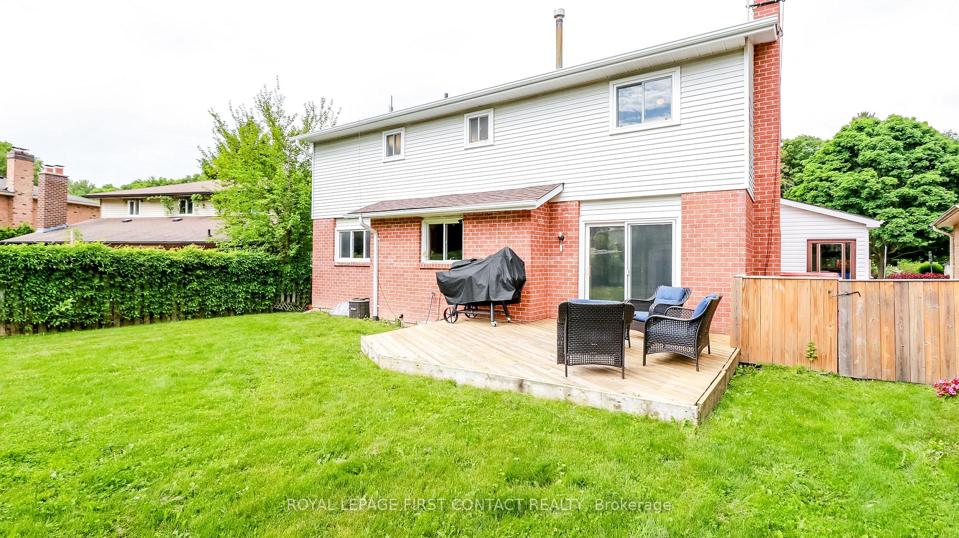 Photo 35 of 228 Browning Trail, Barrie, Letitia Heights — HOMEH