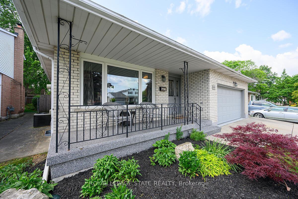 Photo 4 of 4 Bing Crescent, Hamilton, Stoney Creek — HOMEH