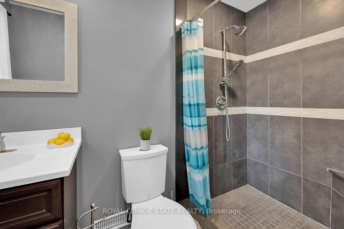 Photo 29 of 4 Bing Crescent, Hamilton, Stoney Creek — HOMEH